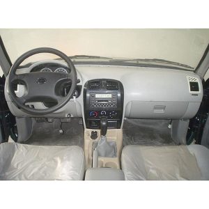 vstrekovaný automobilový prístrojový panel