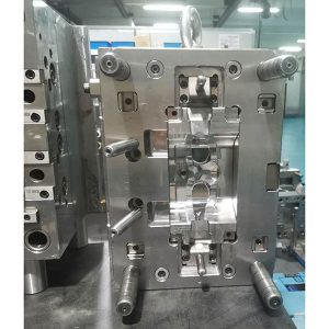 plavecké okuliare vstrekovacie formy